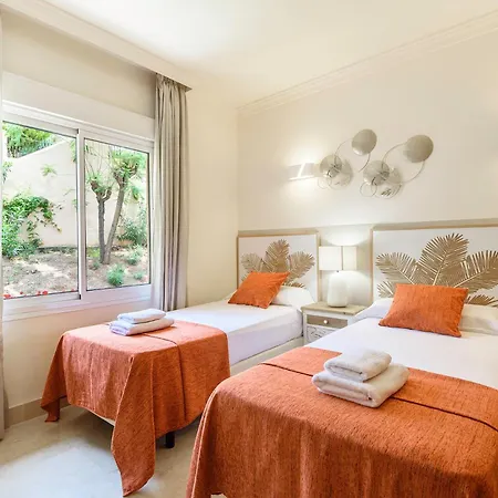 Alcam Aloha Deluxe 62 Apartment